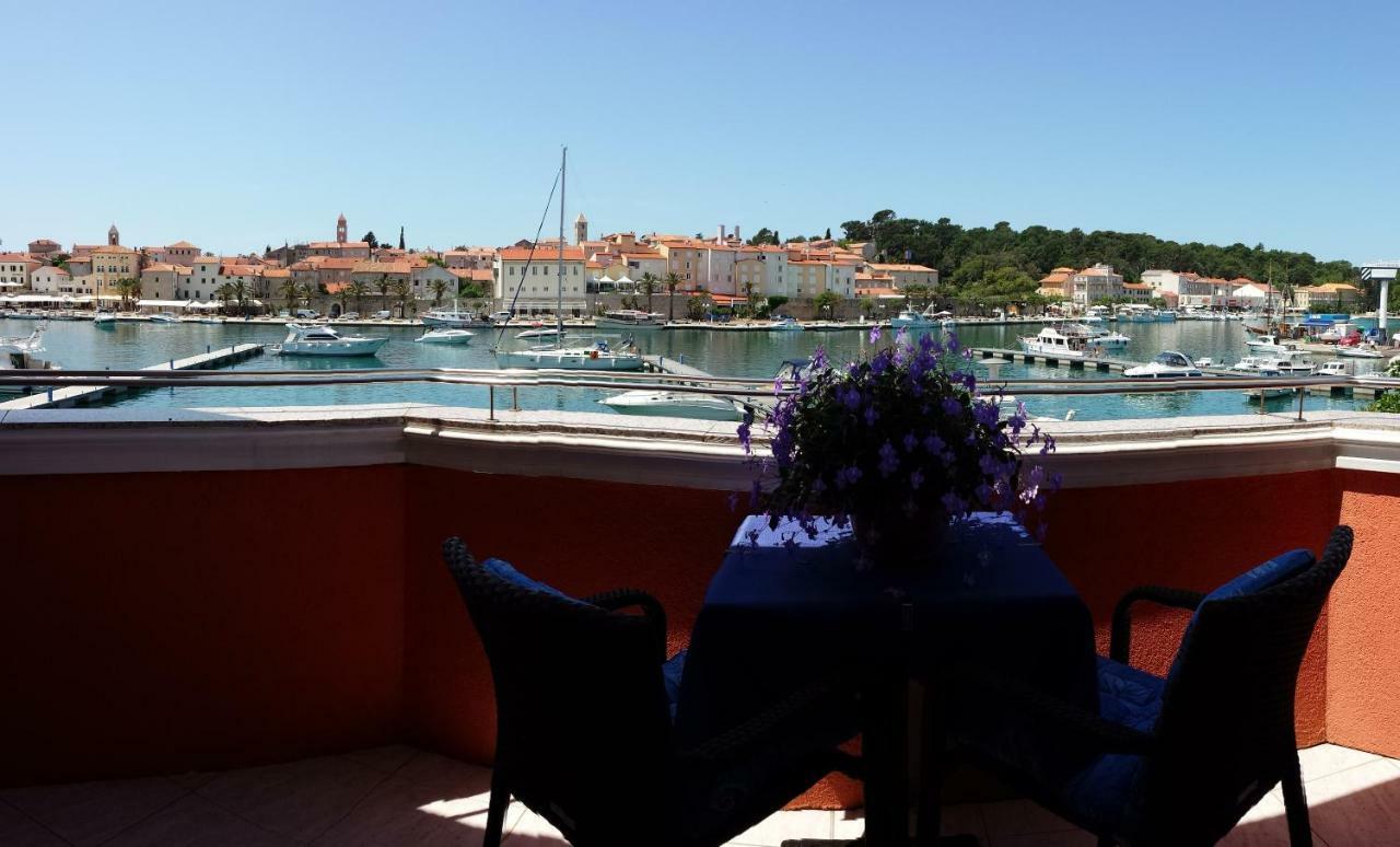 Vila "Mare" Banjol Kültér fotó